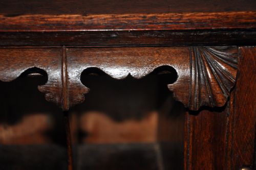 FINE 18TH CENTURY OAK BUREAU - ADDITIONAL PHOTO 6