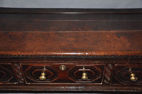 17TH CENTURY OAK DRESSER BASE - ADDITIONAL PHOTO 1