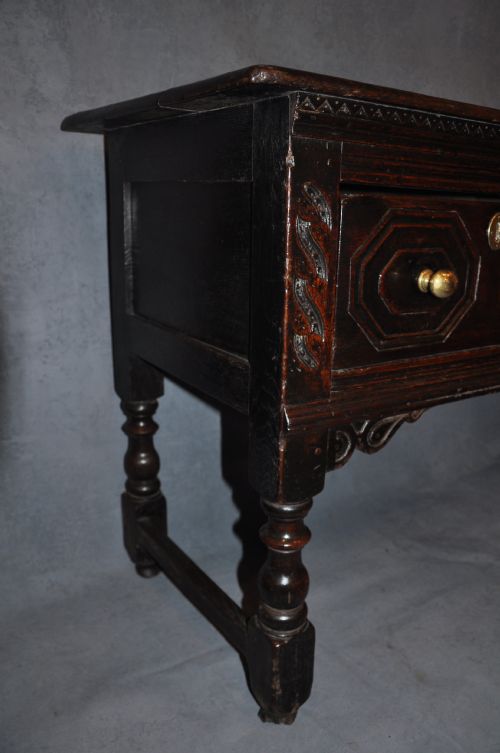 17TH CENTURY OAK DRESSER BASE - ADDITIONAL PHOTO 8