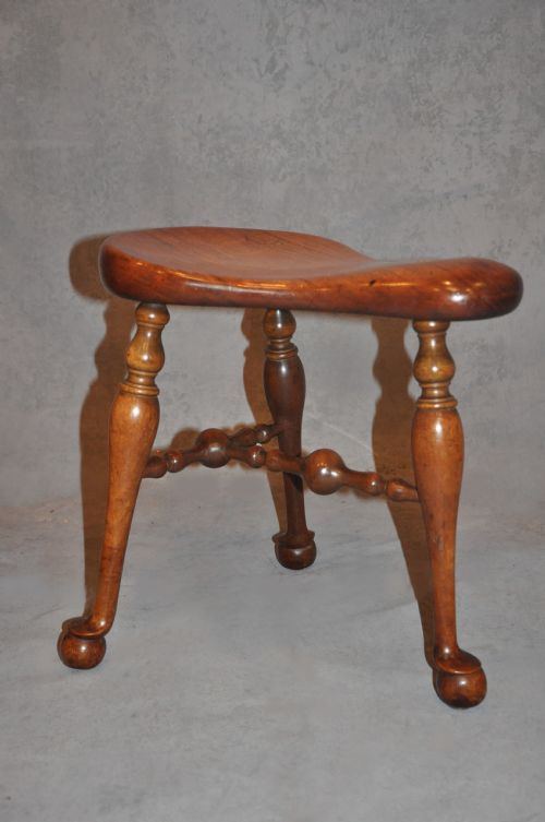 18th century walnut stool - CATEGORY: ANTIQUE STOOLS - DATED 18TH CENTURY