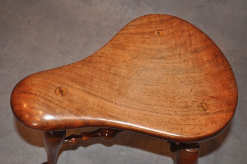 18TH CENTURY WALNUT STOOL - ADDITIONAL PHOTO 4