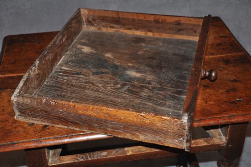 SMALL 17TH CENTURY OAK SIDE TABLE - ADDITIONAL PHOTO 3