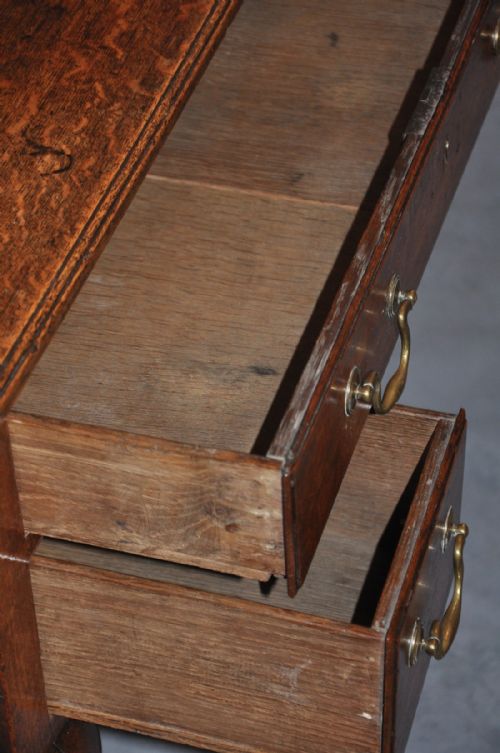 EARLY 18TH CENTURY OAK LOWBOY - ADDITIONAL PHOTO 4