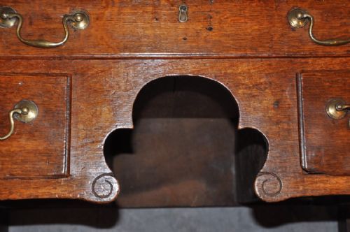 EARLY 18TH CENTURY OAK LOWBOY - ADDITIONAL PHOTO 7
