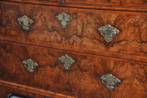 EARLY 18TH CENTURY WALNUT BUREAU - ADDITIONAL PHOTO 5