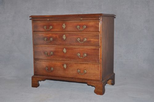 18th century mahogany chest of drawers - CATEGORY: ANTIQUE CHEST OF DRAWERS - DATED 18TH CENTURY