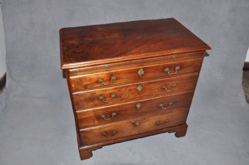 18TH CENTURY MAHOGANY CHEST OF DRAWERS - ADDITIONAL PHOTO 1