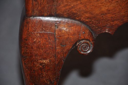 EARLY 18TH CENTURY OAK LOWBOY - ADDITIONAL PHOTO 5