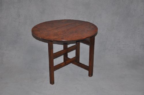 18th century cherry wood coaching table - CATEGORY: ANTIQUE TABLES - DATED 18TH CENTURY