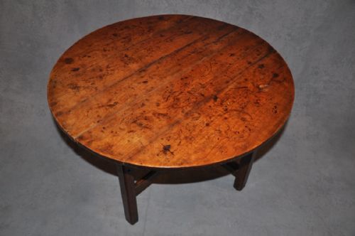 18TH CENTURY CHERRY WOOD COACHING TABLE - ADDITIONAL PHOTO 1
