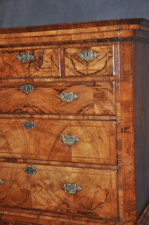 FINE EARLY 18TH CENTURY WALNUT CHEST ON STAND - ADDITIONAL PHOTO 2