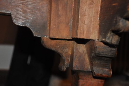 FINE EARLY 18TH CENTURY WALNUT CHEST ON STAND - ADDITIONAL PHOTO 4