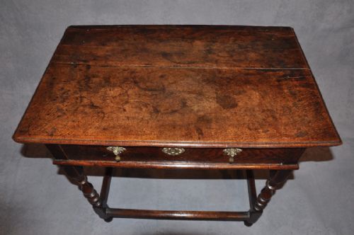 17TH CENTURY OAK SIDE TABLE - ADDITIONAL PHOTO 1