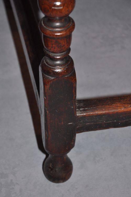 17TH CENTURY OAK SIDE TABLE - ADDITIONAL PHOTO 3