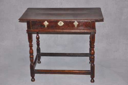 17TH CENTURY OAK SIDE TABLE - ADDITIONAL PHOTO 4