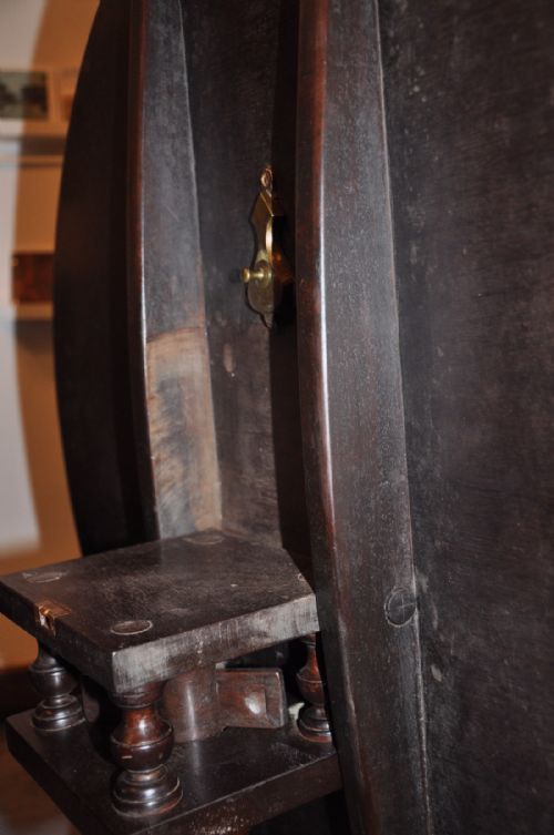 18TH CENTURY MAHOGANY CHIPPENDALE TRIPOD TABLE - ADDITIONAL PHOTO 8