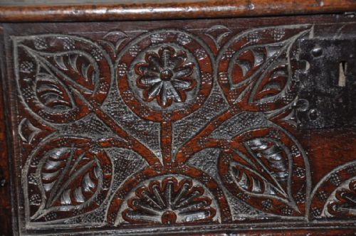 17TH CENTURY MINIATURE MULE COFFER - ADDITIONAL PHOTO 4