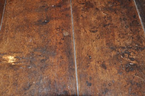 LARGE EARLY 18TH CENTURY OAK GATELEG TABLE - ADDITIONAL PHOTO 2