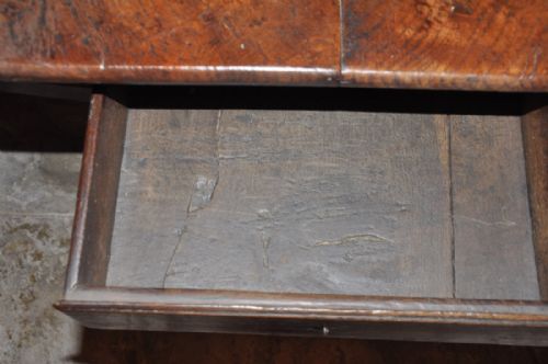 LARGE EARLY 18TH CENTURY OAK GATELEG TABLE - ADDITIONAL PHOTO 3