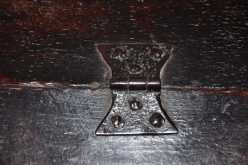 17TH CENTURY SCOTTISH OAK BIBLE BOX - ADDITIONAL PHOTO 1