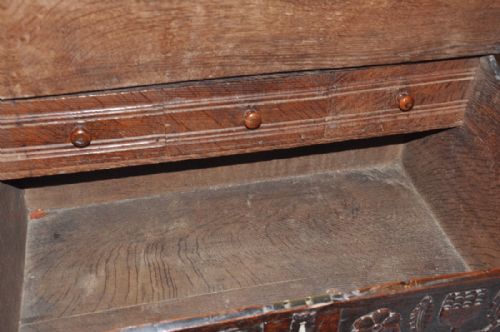 17TH CENTURY SCOTTISH OAK BIBLE BOX - ADDITIONAL PHOTO 2