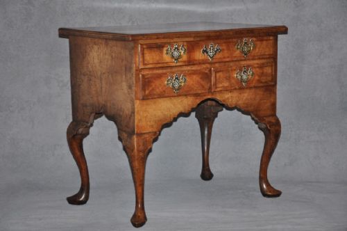 18th century walnut lowboy - CATEGORY: ANTIQUE FURNITURE - DATED 18TH CENTURY