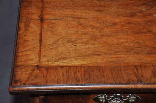 18TH CENTURY WALNUT LOWBOY - ADDITIONAL PHOTO 5