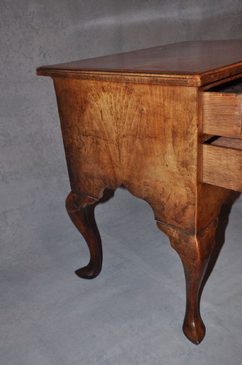 18TH CENTURY WALNUT LOWBOY - ADDITIONAL PHOTO 6