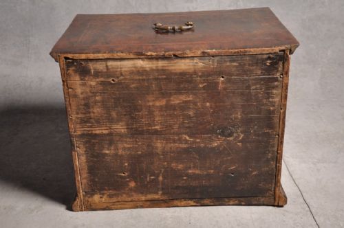 RARE 17TH CENTURY WALNUT CABINET - ADDITIONAL PHOTO 4