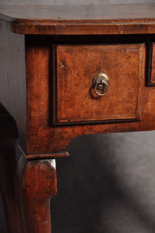 A GEORGE 1ST WALNUT LOWBOY OF SMALL PROPORTIONS - ADDITIONAL PHOTO 2