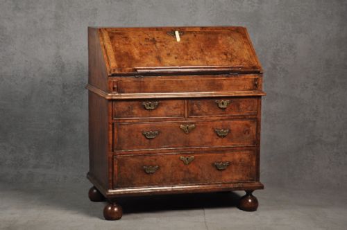queen ann walnut bureau - CATEGORY: ANTIQUE BUREAU - DATED 18TH CENTURY