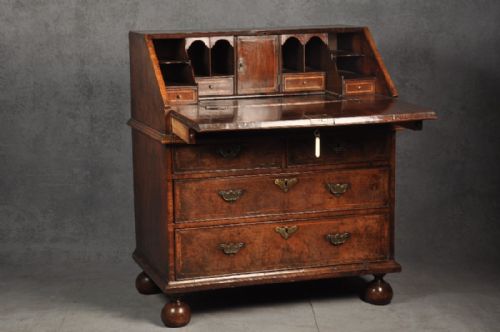 QUEEN ANN WALNUT BUREAU - ADDITIONAL PHOTO 2