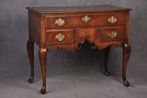 18th century oak lowboy - CATEGORY: ANTIQUE TABLES - DATED 18TH CENTURY