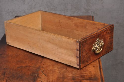 18TH CENTURY OAK LOWBOY - ADDITIONAL PHOTO 5