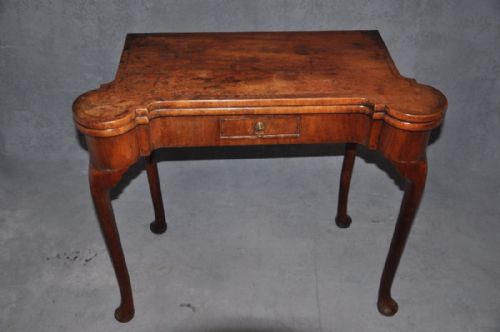 FINE 18TH CENTURY WALNUT CARD TABLE - ADDITIONAL PHOTO 2
