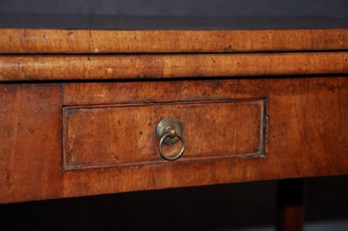 FINE 18TH CENTURY WALNUT CARD TABLE - ADDITIONAL PHOTO 4