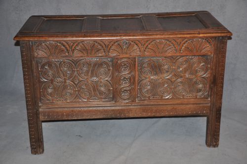 17th century oak coffer - CATEGORY: ANTIQUE CHESTS - DATED 17TH CENTURY