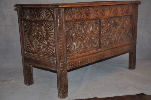 17TH CENTURY OAK COFFER - ADDITIONAL PHOTO 1