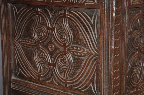 17TH CENTURY OAK COFFER - ADDITIONAL PHOTO 2
