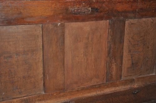 17TH CENTURY OAK COFFER - ADDITIONAL PHOTO 6