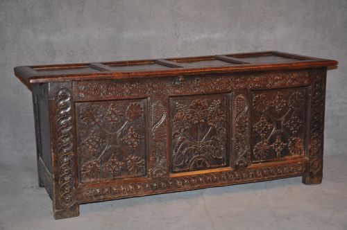 17th century paneled oak coffer - CATEGORY: ANTIQUE CHESTS - DATED 17TH CENTURY