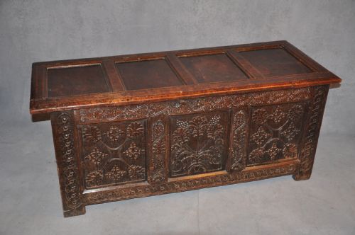 17TH CENTURY PANELED OAK COFFER - ADDITIONAL PHOTO 3