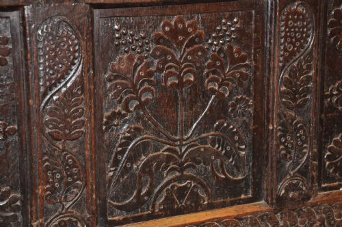 17TH CENTURY PANELED OAK COFFER - ADDITIONAL PHOTO 4