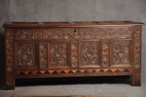 17th century panelled coffer - CATEGORY: ANTIQUE CHESTS - DATED 17TH CENTURY