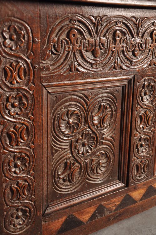 17TH CENTURY PANELLED COFFER - ADDITIONAL PHOTO 2