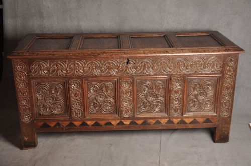 17TH CENTURY PANELLED COFFER - ADDITIONAL PHOTO 5