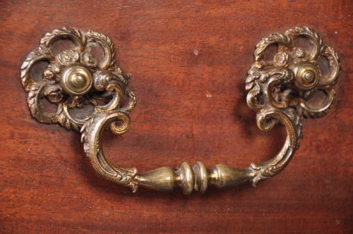 FINE 18TH CENTURY MAHOGANY CHEST OF DRAWERS - ADDITIONAL PHOTO 3