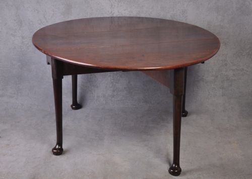 Early 18th Century Mahogany Drop Leaf Dining Table