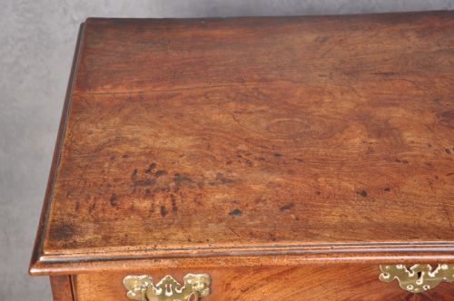 FINE 18TH CENTURY MAHOGANY KNEEHOLE DESK - ADDITIONAL PHOTO 1