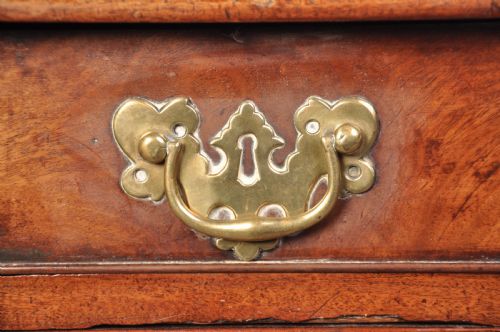 FINE 18TH CENTURY MAHOGANY KNEEHOLE DESK - ADDITIONAL PHOTO 2